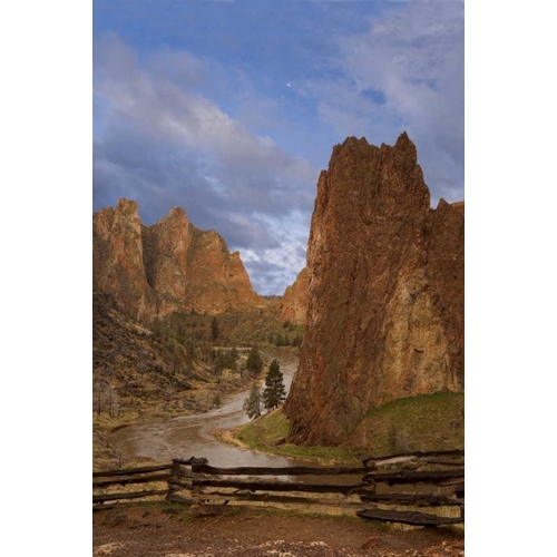 Oregon View of Crooked River in Smith Rock SP